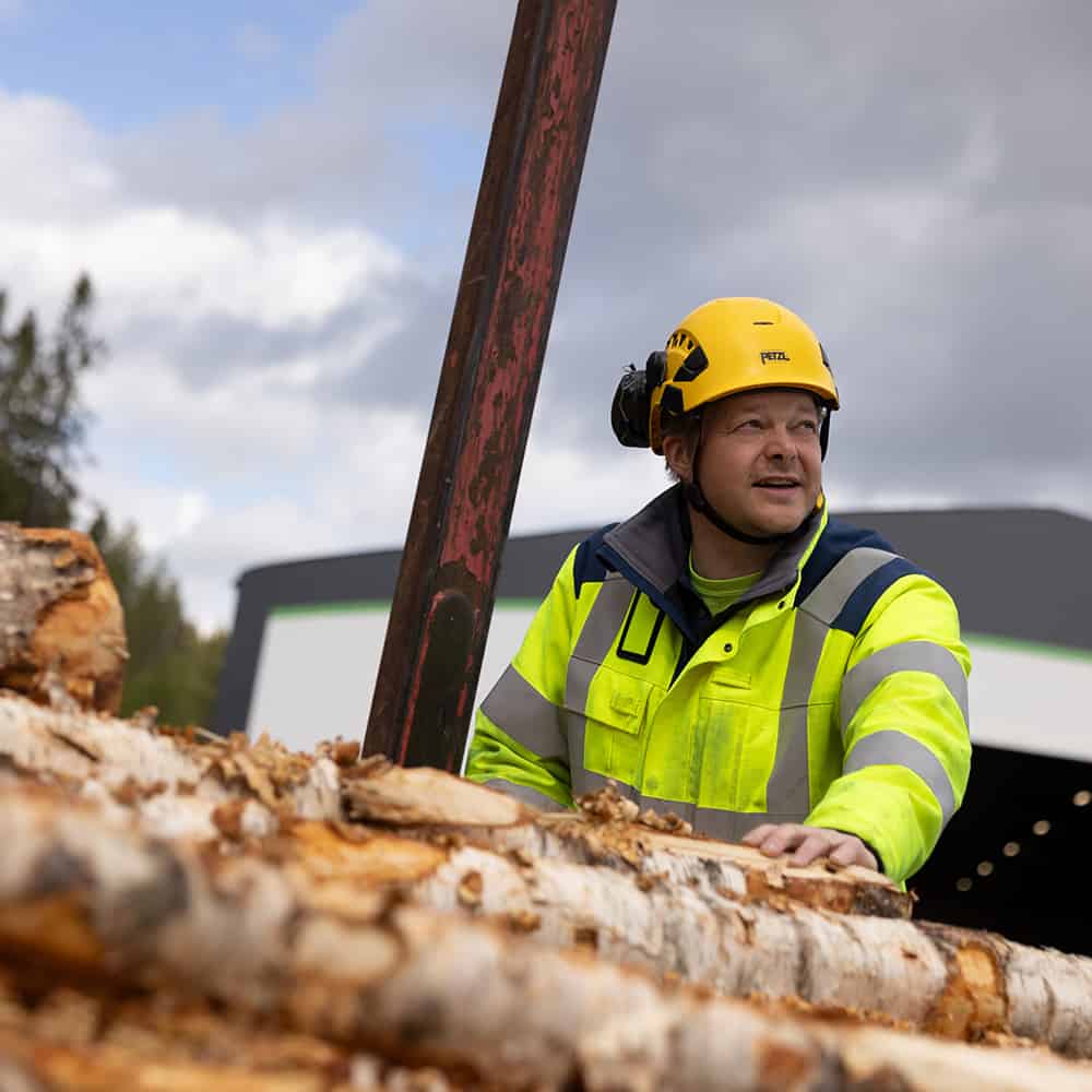 Koivusta hiileksi Puustakolla
