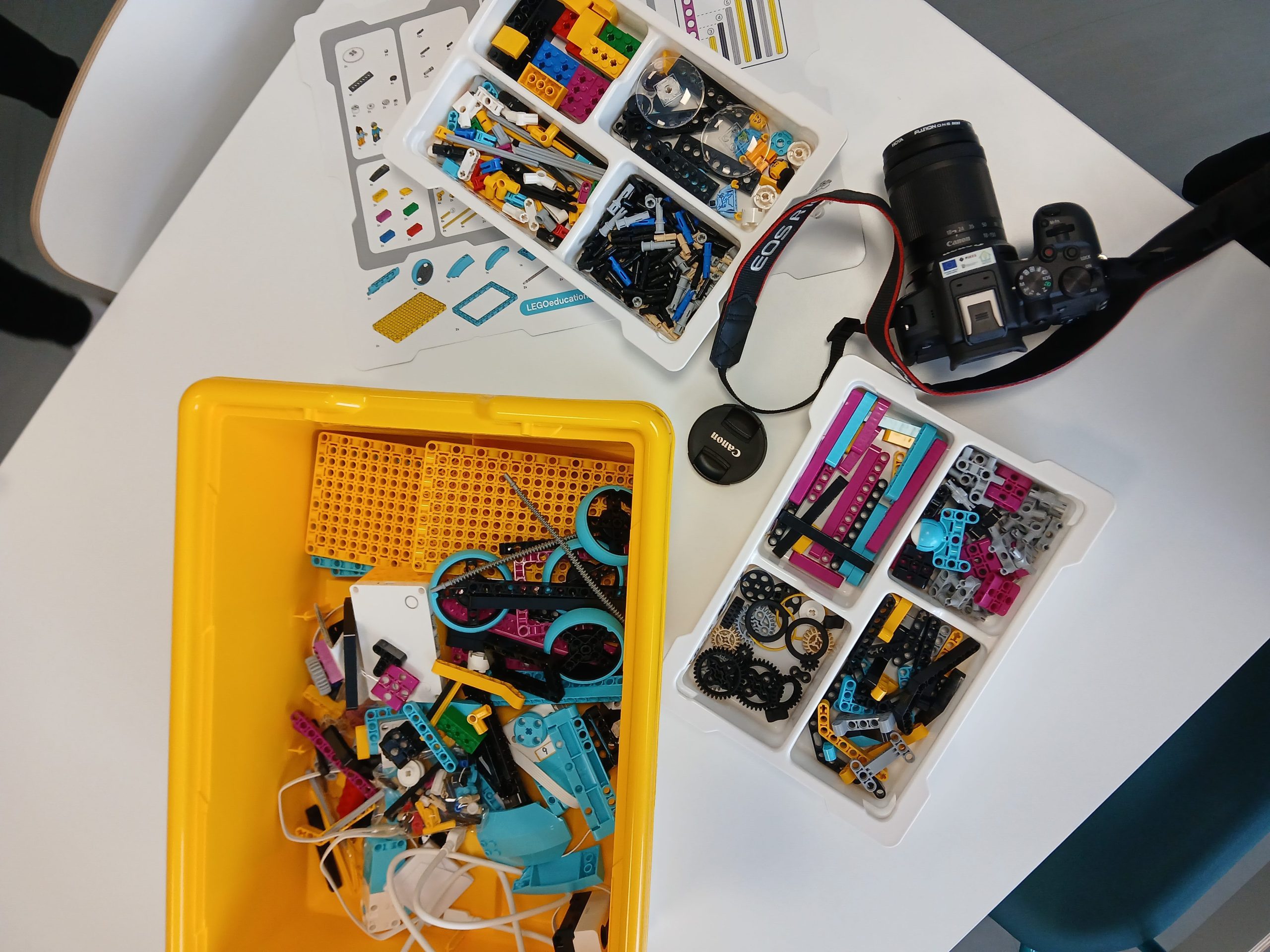 Digituvan Lego -robotiikkasarja ja järjestelmäkamera